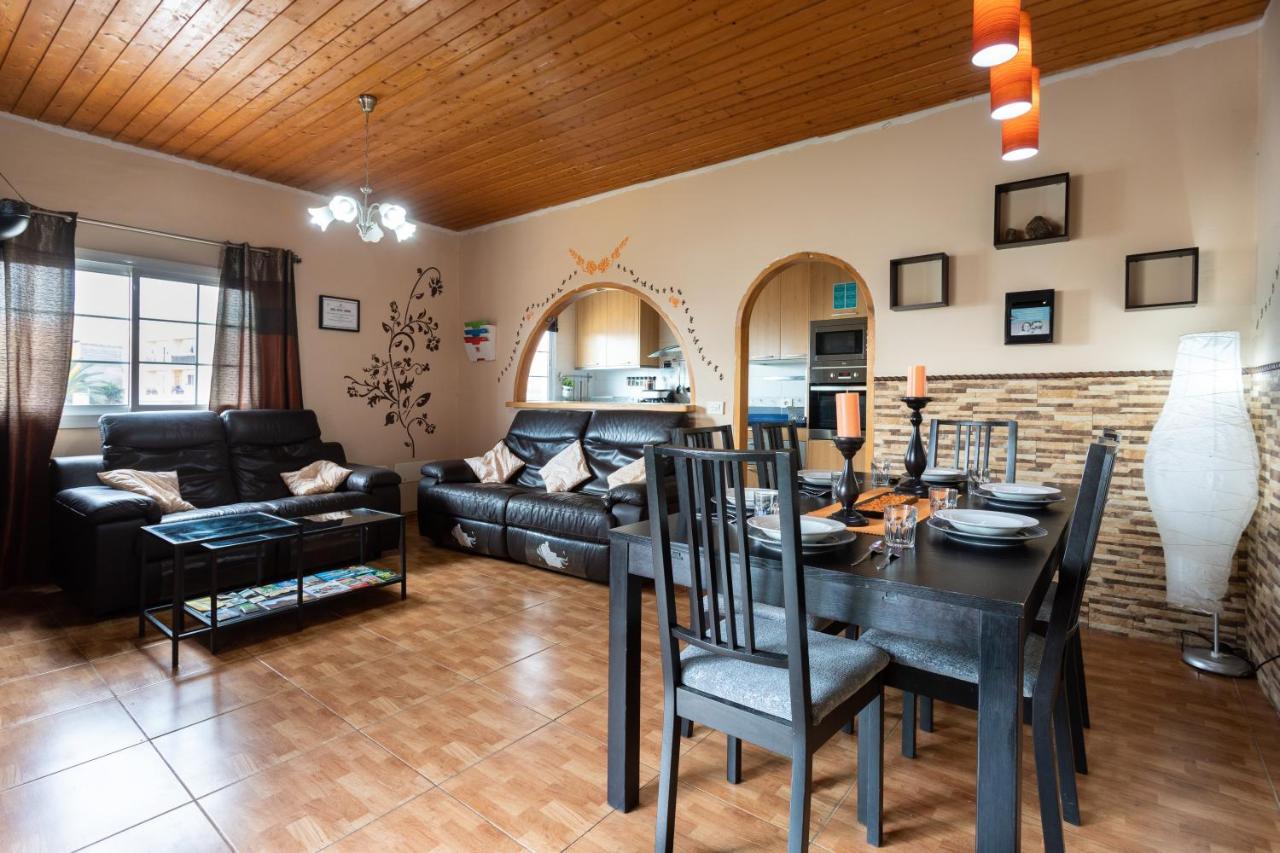 Villa Blanca Tenerife - Private Rooms - Terrace And Bbq, 5 Minutes From The Beach And Airport 산이시드로 외부 사진